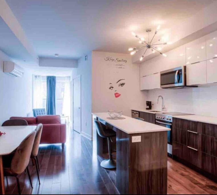 2 Bedroom Condo In The Heart Of The City 蒙特利尔 外观 照片